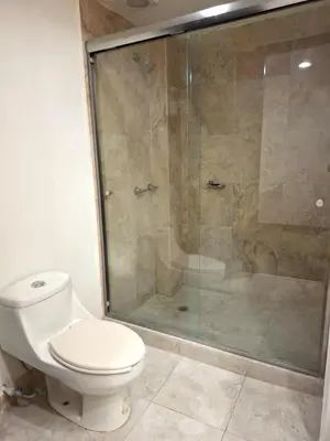 Un baño de Hotel ALO! Express
