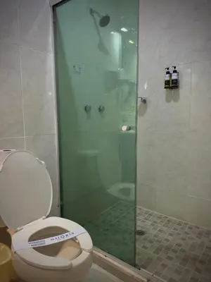 Un baño de Hotel Maioris Kumate Culiacán