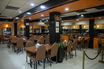 Un restaurante o sitio para comer en Hotel San Martin