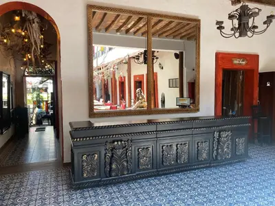 El salón o zona de bar de Hotel Raices de Mar