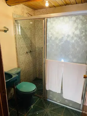 Un baño de Cabañas De Lolita En Barrancas del cobre