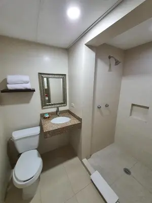 Un baño de Hotel el Mayo Inn