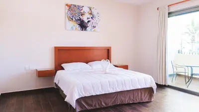 Plano de La Lola Hotel & Suites