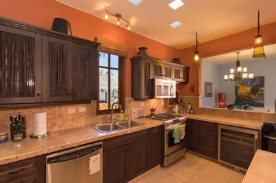Una cocina o zona de cocina en Casa Bella 2BR by Casago