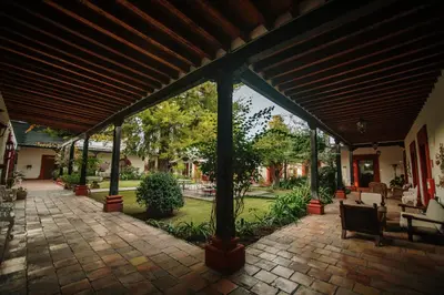 Jardín al aire libre en Hotel El Farol