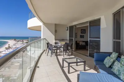 Un balcón o terraza de Playa Blanca Condo - 9th Floor Ocean Views!
