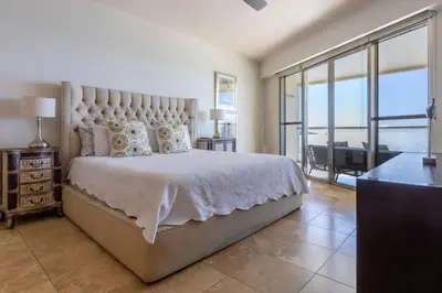 Cama o camas de una habitación en Playa Blanca Condo - 9th Floor Ocean Views!