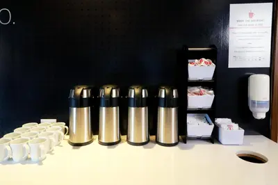 Utensilios para hacer té y café en Holiday Inn Express Piedras Negras by IHG