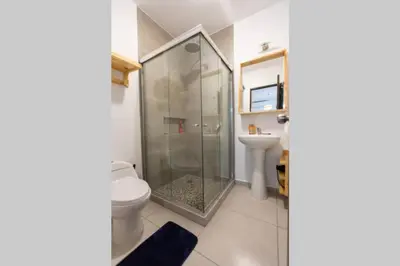 Un baño de Departamento nuevo en PLANTA BAJA