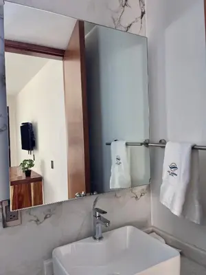 Un baño de AZUL ARENA Hotel Boutique