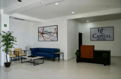 Zona de estar de Hotel Capital Frontera