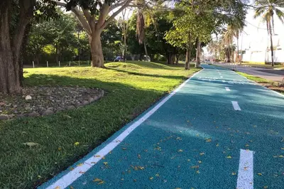 Plano de Departamento con BONITA VISTA , BALCÓN y ALBERCA !! en CERRITOS - 406 A -