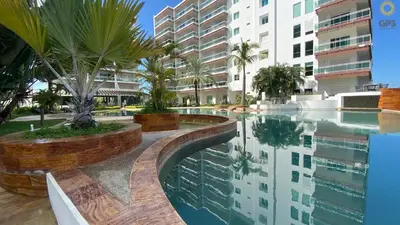 Piscina en o cerca de 6012 Habitación hotelera en Pacifika en Marina