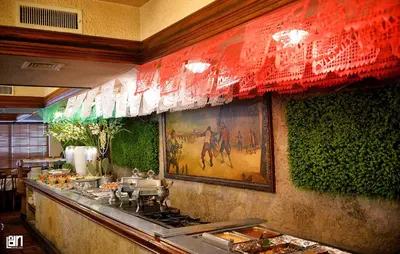 Comida en o cerca de este hotel