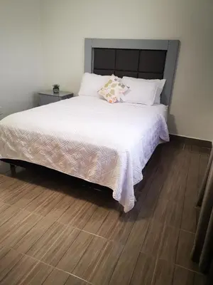 Cama o camas de una habitación en 2-bedroom apartment centrally located, near us consulate
