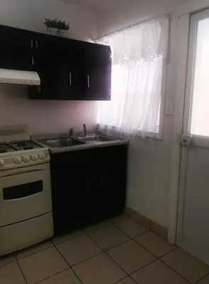 Una cocina o zona de cocina en 2-bedroom apartment centrally located, near us consulate