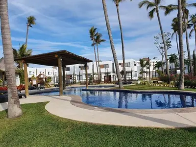 Piscina en o cerca de Nice House w/ shared pool and close to the beach at Mazatlan