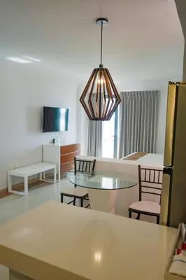 Una televisión o centro de entretenimiento en Luna Palace
