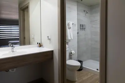 Un baño de La Huerta Inn & Suites