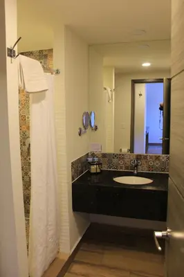 Un baño de Sawari Hotel