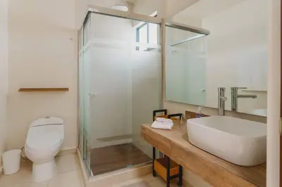 Un baño de Casa completa con terraza extendida a la alberca