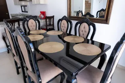 Una cocina o zona de cocina en Agradable casa con terraza y vista a la alberca