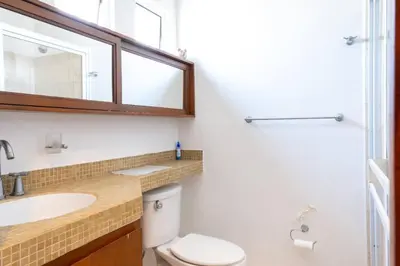 Un baño de Surf House! Bonita casa vacacional en excelente ubicación