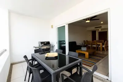 Zona de estar de Exclusivo departamento en la zona dorada