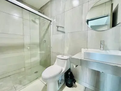 Un baño de penthouse vista a 5min de la playa by G P S rentas