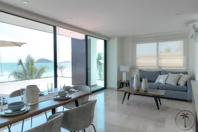 Zona de estar de Terraza con vista al mar y a atardeceres