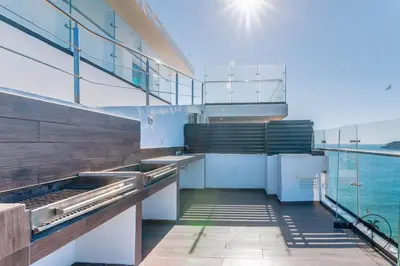 Un balcón o terraza de Hermosa terraza con vista a la laguna!