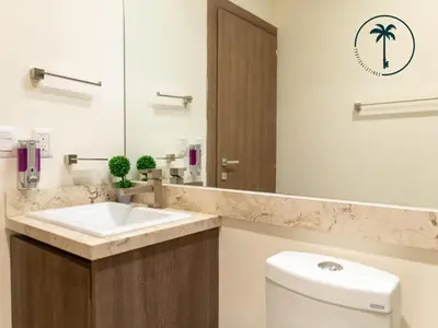 Un baño de Hermosa Vista al Mar, Condominio de Lujo!