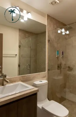 Un baño de Hermosa Vista al Mar, Condominio de Lujo!