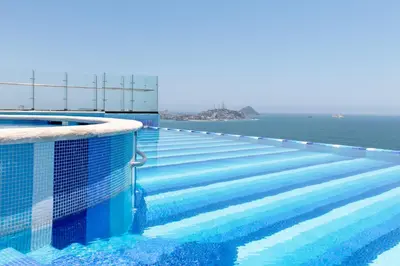 Piscina en o cerca de Nuevo Departamento en el Malecón!