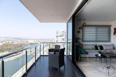 Un balcón o terraza de Nuevo Departamento en el Malecón!