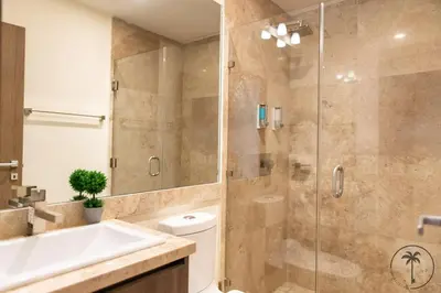 Un baño de Nuevo Departamento en el Malecón!