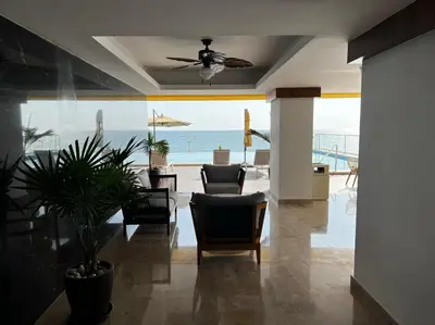 Zona de estar de Luxury condo en Malecón, Alberca Infinity & Jacuzzi