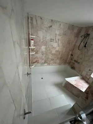 Un baño de Depa Hermoso a 30 metros de la Playa