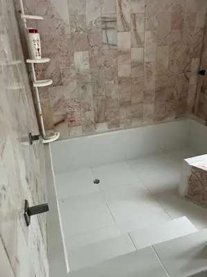 Un baño de Depa Hermoso a 30 metros de la Playa