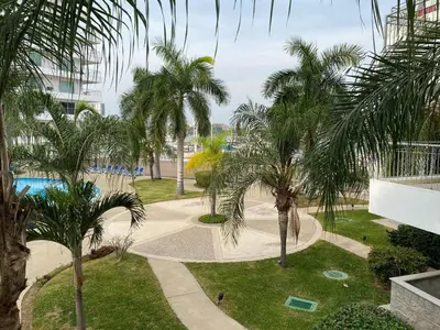 Jardín al aire libre en Departamento en Costa Veleros, vista a la Marina