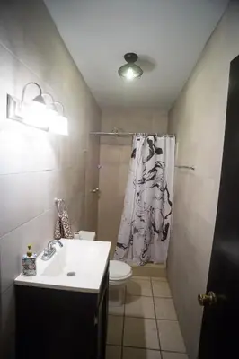 Un baño de Casa Genova, casa amplia y comoda, terraza privada
