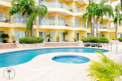 Piscina en o cerca de Spacious Apartment with Pool Facing the Ocean in Mazatlán - Marina
