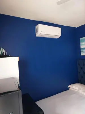 Cama o camas de una habitación en Habitacion 11 independiente con mucha privacidad ,cerca del consulado , CAS , a 200 mts del vado del rio