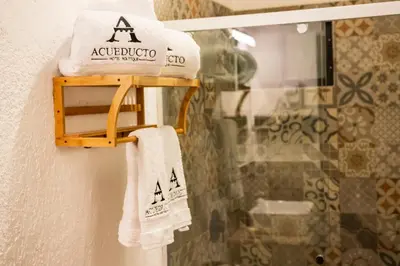 Un baño de Acueducto Hotel Boutique