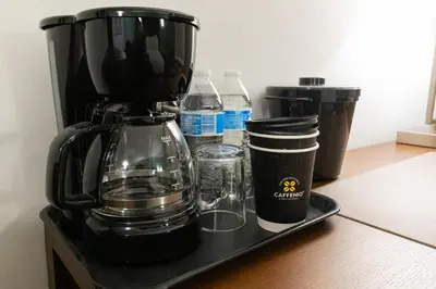 Utensilios para hacer té y café en Comfort Inn Ciudad Juarez