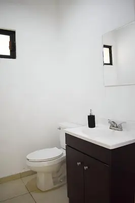 Un baño de ALBERCA 3 HABITACIONES, CERCA DE LA PLAYA, Cantera Residencial