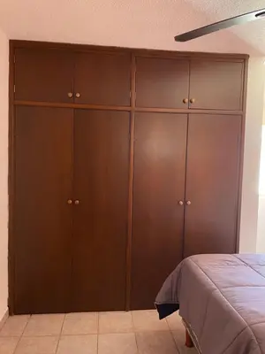 Cama o camas de una habitación en House with enclosed yard- 1km to the beach- big garden