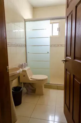 Un baño de Alojamiento completo 3 habitaciones (se puede facturar)