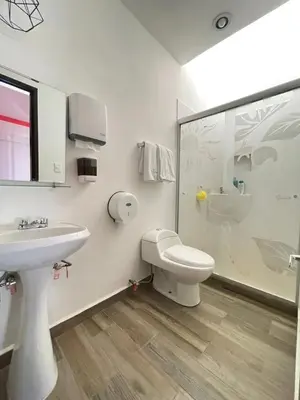 Un baño de La casa del faro Azul Marino