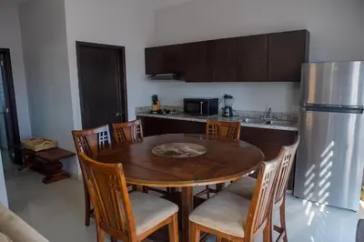 Una cocina o zona de cocina en 2br/2ba Condo 1 block to ocean! - Unit #5
